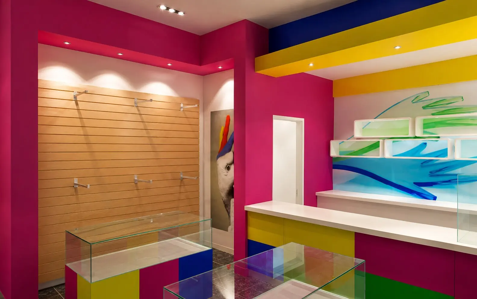 Área de atención y exhibición — Manos de Cera