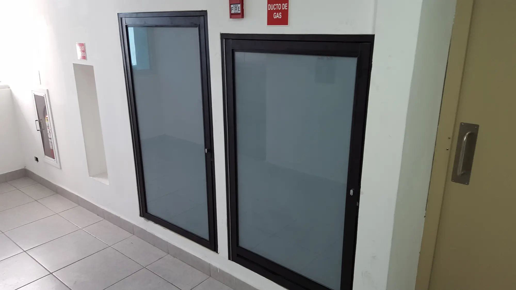 Pasillos y acabados interiores actualizados.